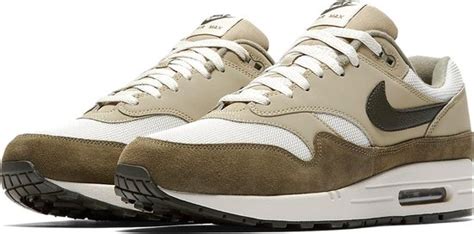 nike schoenen heren beige|nike heren sportschoenen.